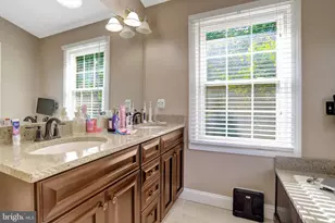 6307 Crooked Oak Ln, Falls Church, VA 22042 - Photo 29