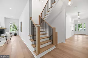906 Hillcrest Dr SW, Vienna, VA 22180 - Photo 15