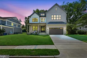 906 Hillcrest Dr SW, Vienna, VA 22180 - Photo 3
