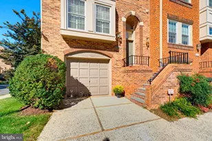 8020 Merry Oaks Ct, Vienna, VA 22182 - Photo 47