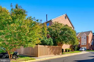 8020 Merry Oaks Ct, Vienna, VA 22182 - Photo 43