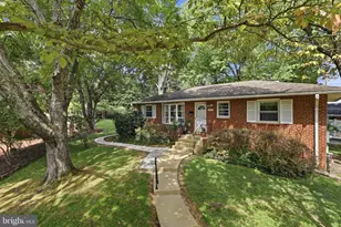 9216 Brian Dr, Vienna, VA 22180 - Photo 3