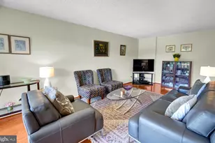2311 Pimmit Dr, Falls Church, VA 22043 - Photo 3