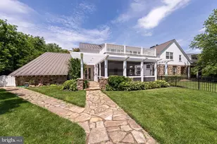 8133 Georgetown Pike, McLean, VA 22102 - Photo 5