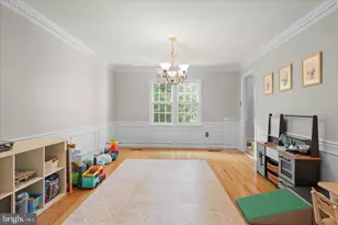 2026 Westwood Forest Dr, Vienna, VA 22182 - Photo 11