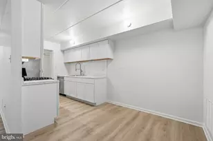 2341 Freetown Ct, Reston, VA 20191 - Photo 9