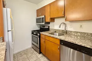 5932 Cove Landing Rd, Burke, VA 22015 - Photo 7