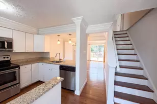 8769 Kanawha Ct, Lorton, VA 22079 - Photo 7