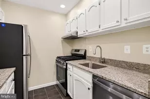 5835 Cove Landing Rd, Burke, VA 22015 - Photo 9