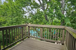 7705 Lexton Pl, Springfield, VA 22152 - Photo 9