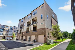 14429 Beckett Glen Cir, Chantilly, VA 20151 - Photo 3