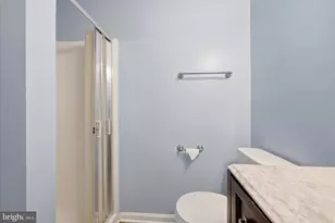 6152 Strasburg Dr, Centreville, VA 20121 - Photo 17