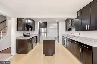 6152 Strasburg Drive, Centreville, VA 20121 - Photo 5