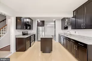 6152 Strasburg Dr, Centreville, VA 20121 - Photo 5