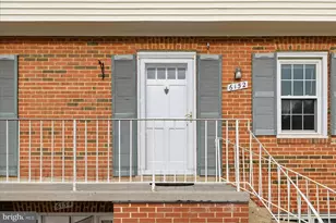 6152 Strasburg Dr, Centreville, VA 20121 - Photo 3