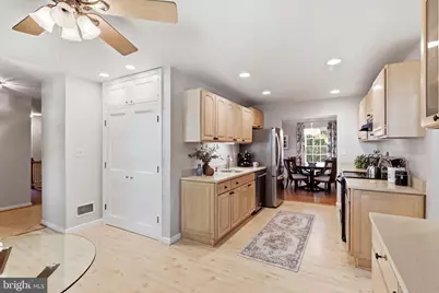 6424 Alloway Court, Springfield, VA 22152 - Photo 7