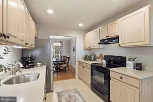 6424 Alloway Ct, Springfield, VA 22152 - Photo 5