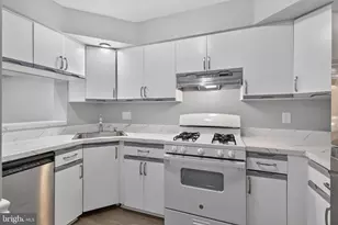 6078 Netherton St, Centreville, VA 20120 - Photo 13