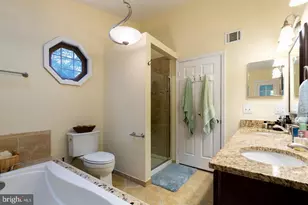 1700 Abbey Oak Dr, Vienna, VA 22182 - Photo 23