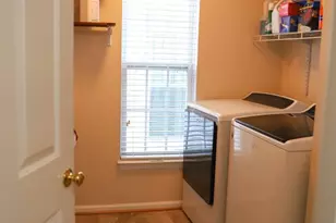 8742 Talbott Farm Dr, Alexandria, VA 22309 - Photo 15