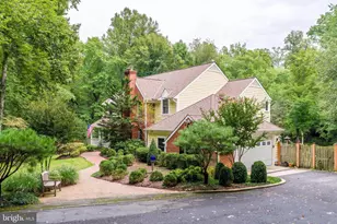 9709 Arnon Chapel Rd, Great Falls, VA 22066 - Photo 7