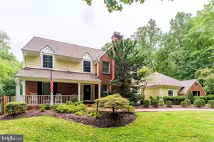 9709 Arnon Chapel Rd, Great Falls, VA 22066 - Photo 5