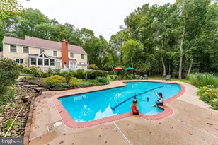9709 Arnon Chapel Rd, Great Falls, VA 22066 - Photo 13