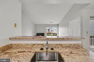8619 Beekman Pl, Alexandria, VA 22309 - Photo 11