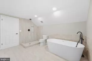 717 Kentland Dr, Great Falls, VA 22066 - Photo 43