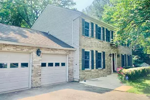 1163 Kettle Pond Ln, Great Falls, VA 22066 - Photo 1