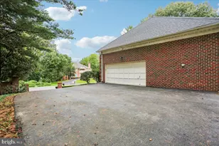 899 Linganore Dr, McLean, VA 22102 - Photo 57