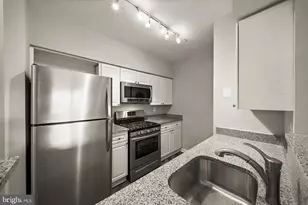 12913 Alton Square, Herndon, VA 20170 - Photo 9
