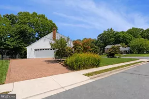 10704 Stanhope Pl, Fairfax, VA 22032 - Photo 5