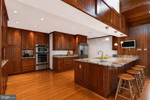 10704 Stanhope Pl, Fairfax, VA 22032 - Photo 19