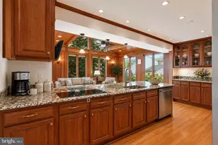 10704 Stanhope Pl, Fairfax, VA 22032 - Photo 17