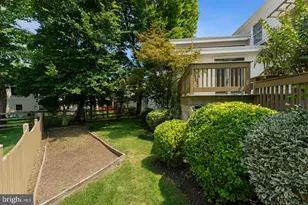 10704 Stanhope Pl, Fairfax, VA 22032 - Photo 9
