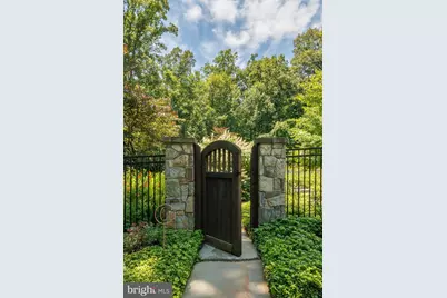 927 Hickory Run Lane, Great Falls, VA 22066 - Photo 7