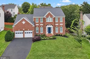 7912 Bracksford Ct, Fairfax Station, VA 22039 - Photo 3