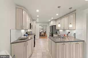 6312 Chaucer View Cir, Alexandria, VA 22304 - Photo 9