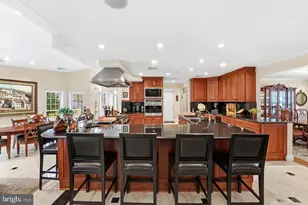 304 Chesapeake Dr, Great Falls, VA 22066 - Photo 11