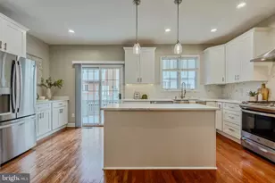 8816 Hunting Lodge Ct, Vienna, VA 22182 - Photo 3