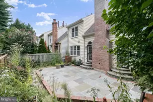 1558 McLean Commons Ct, McLean, VA 22101 - Photo 3