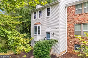10008 Chestnut Wood Ln, Burke, VA 22015 - Photo 1