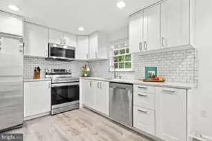 10008 Chestnut Wood Ln, Burke, VA 22015 - Photo 17
