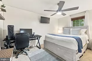 10008 Chestnut Wood Ln, Burke, VA 22015 - Photo 21