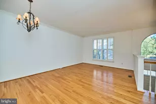 11485 Carriage Ct, Fairfax, VA 22030 - Photo 5