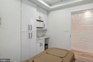 7601 Lewinsville Rd, McLean, VA 22102 - Photo 37