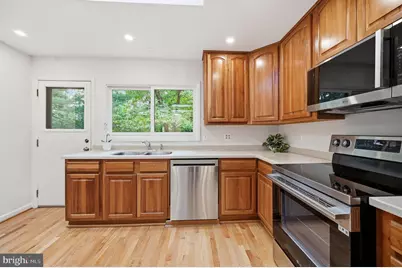 10411 Hunter Ridge Drive, Oakton, VA 22124 - Photo 25