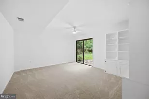 10411 Hunter Ridge Dr, Oakton, VA 22124 - Photo 49