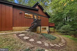 10411 Hunter Ridge Dr, Oakton, VA 22124 - Photo 7